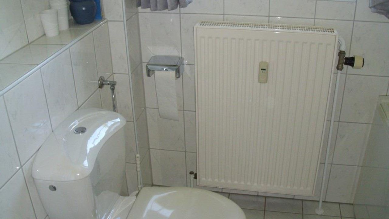 WC WC